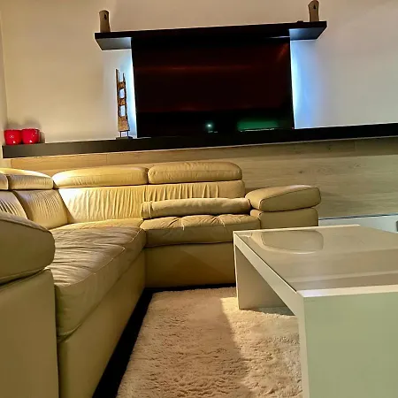 Small Lónyay Apartman *