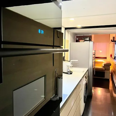 Small Lonyay Apartment *