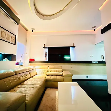 Small Lonyay Apartment